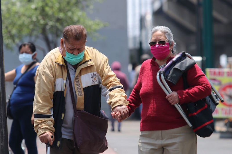 Iniciará en comunidades marginadas vacunación de adultos mayores contra Covid-19
