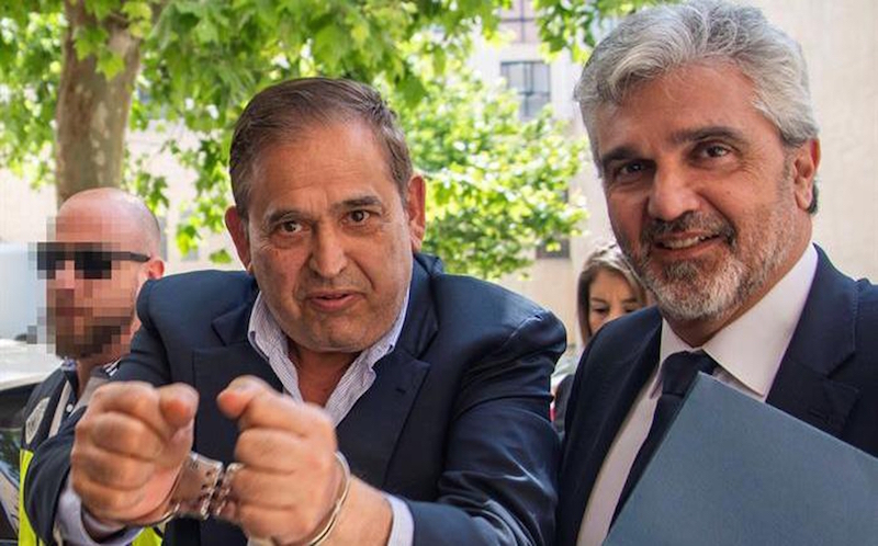 España extradita a Alonso Ancira, ya vuela a México