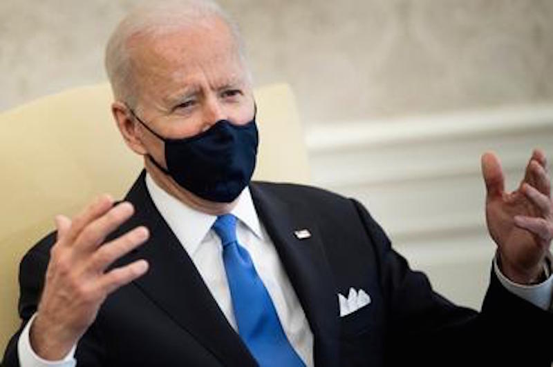 Califica Biden de ‘pensamiento neandertal’ fin a uso obligatorio del cubrebocas en Texas y Mississippi