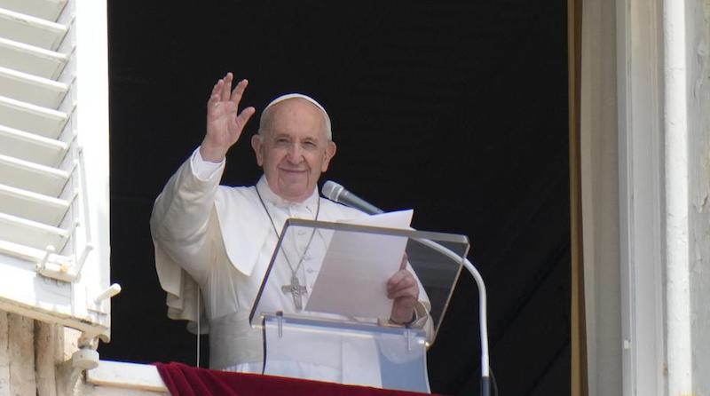El Vaticano dice que el Papa ‘reaccionó bien’ a la cirugía intestinal