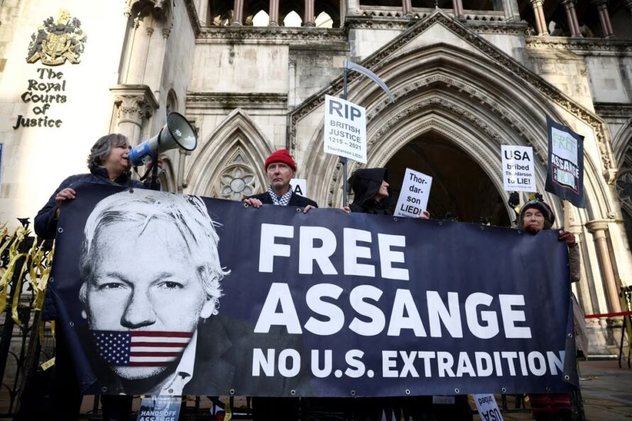 Tribunal Superior en Londres determina que procede extradición de Assange a EU