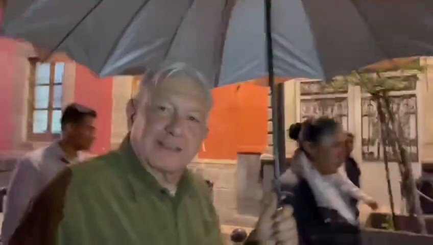 Cena AMLO con “corcholatas” en restaurante del Centro