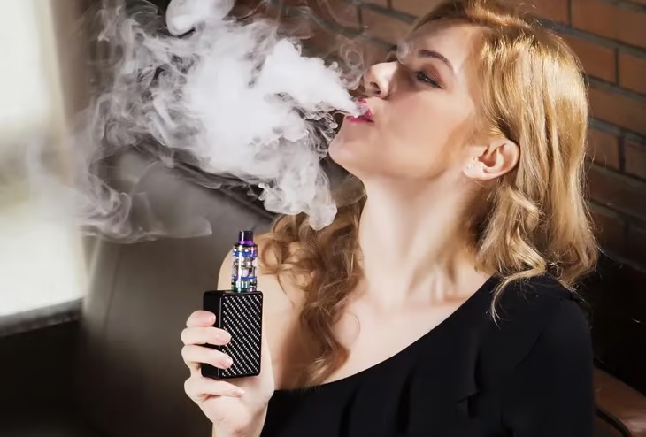 Critica AMLO a Corte por echar abajo decreto que prohibía el comercio de vapeadores
