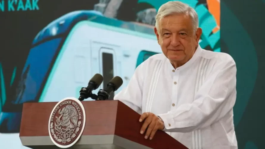 AMLO califica de “día histórico” inauguración del primer tramo del Tren Maya