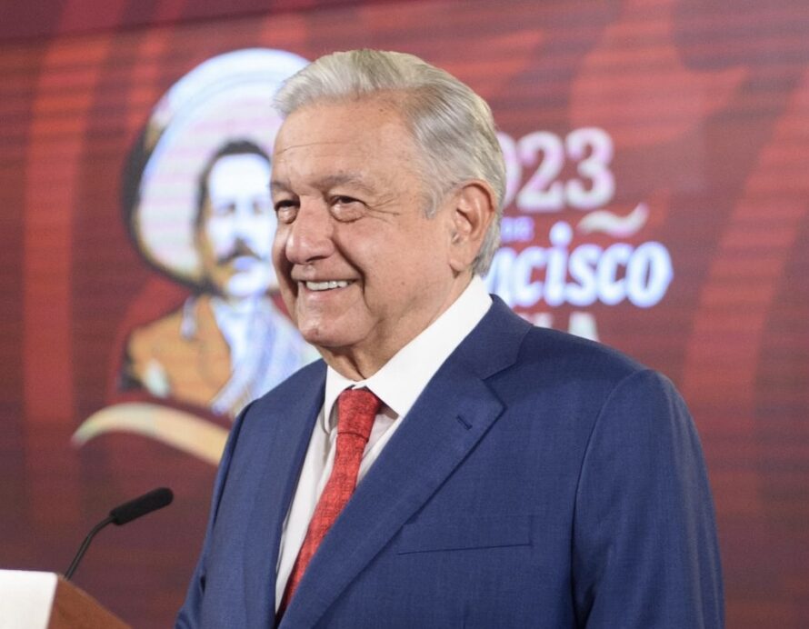 Anuncia AMLO aumento de 20% al salario mínimo para 2024