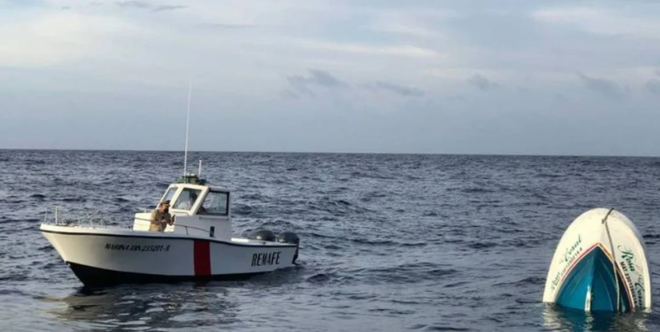 Sobrevivientes del Naufragio en Isla Mujeres Denuncian Fallos en los Chalecos Salvavidas