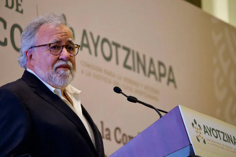 Se Cuestiona el Rol de Alejandro Encinas en el Caso Ayotzinapa