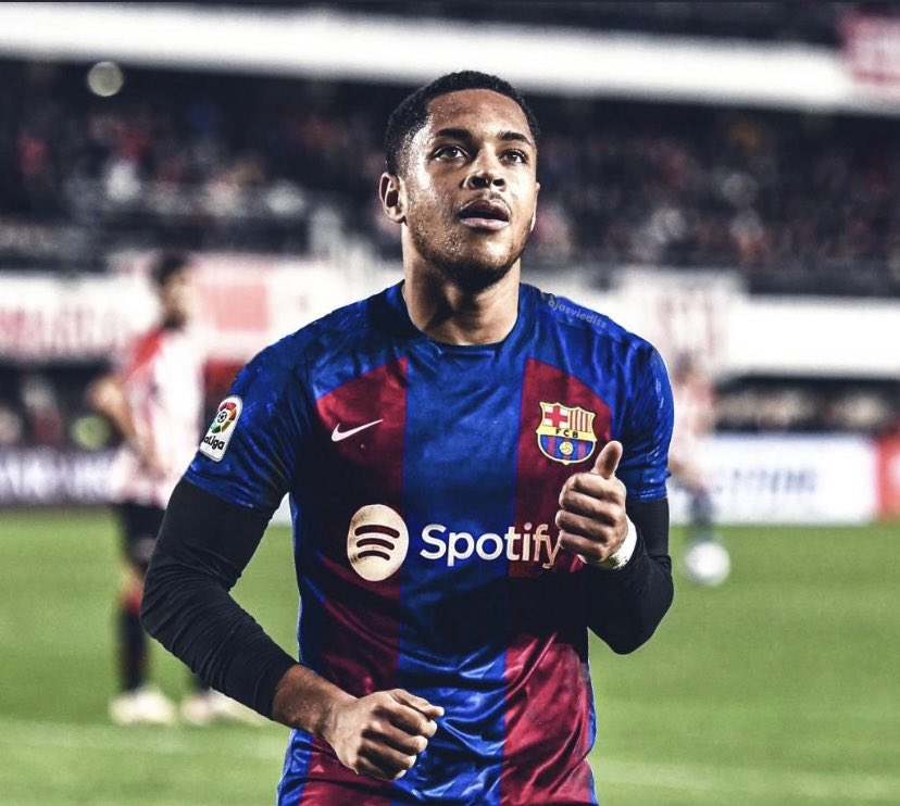 Vitor Roque se estrenó con el Barcelona