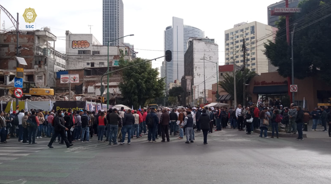 Manifestación del SME Genera Disrupción Vial en CDMX; Servicio del Metrobús Afectado