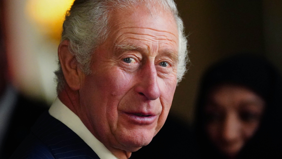 El rey Carlos III se Recupera Satisfactoriamente Tras Procedimiento de Próstata