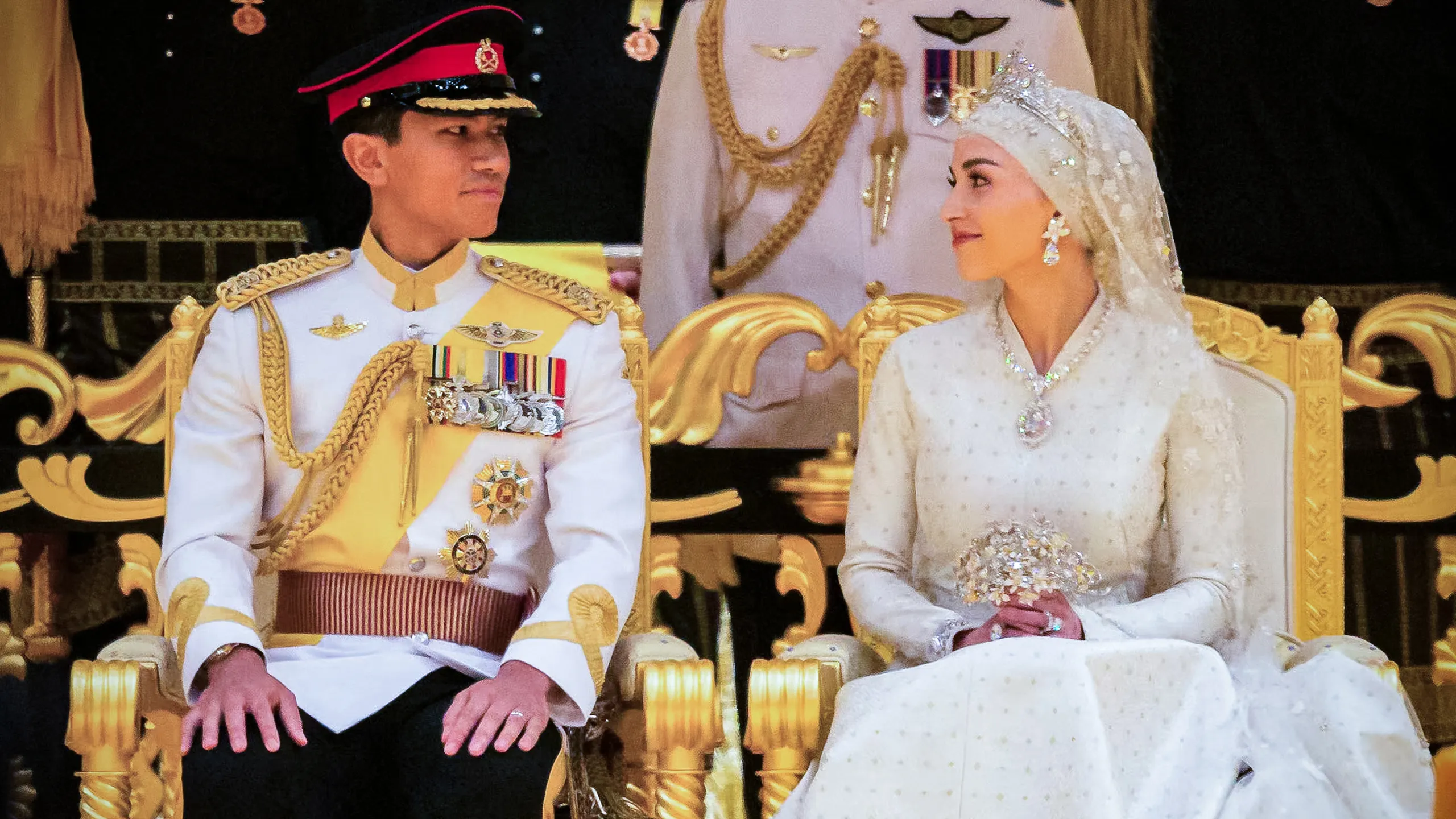 Matrimonio Real en Brunei: Abdul Matten y Anisha Isa Kalebic Celebran su Unión en una Espectacular Ceremonia