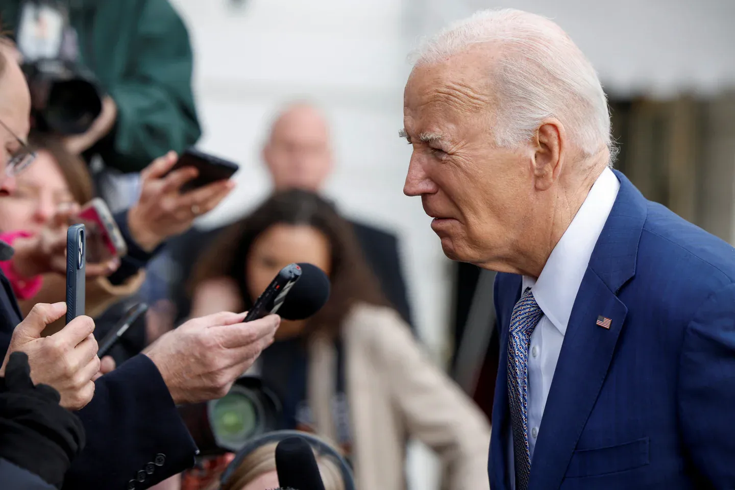 Joe Biden Comenta sobre los Ataques entre Pakistán e Irán: “Irán no es muy querido en la región”