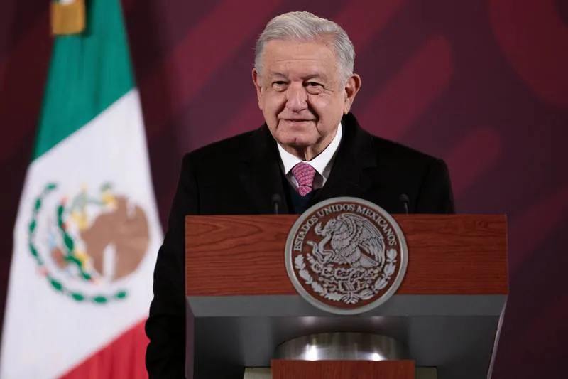 Plantea AMLO reforma en pensiones para asegurar jubilaciones integrales