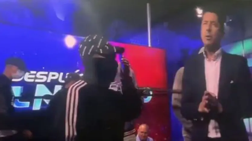 Incidente en Canal de Televisión en Ecuador Durante Programa en Vivo