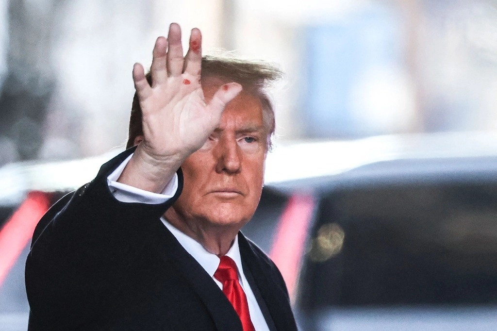 Advertencia del Juez a Trump por Interrupciones durante el Juicio en Nueva York