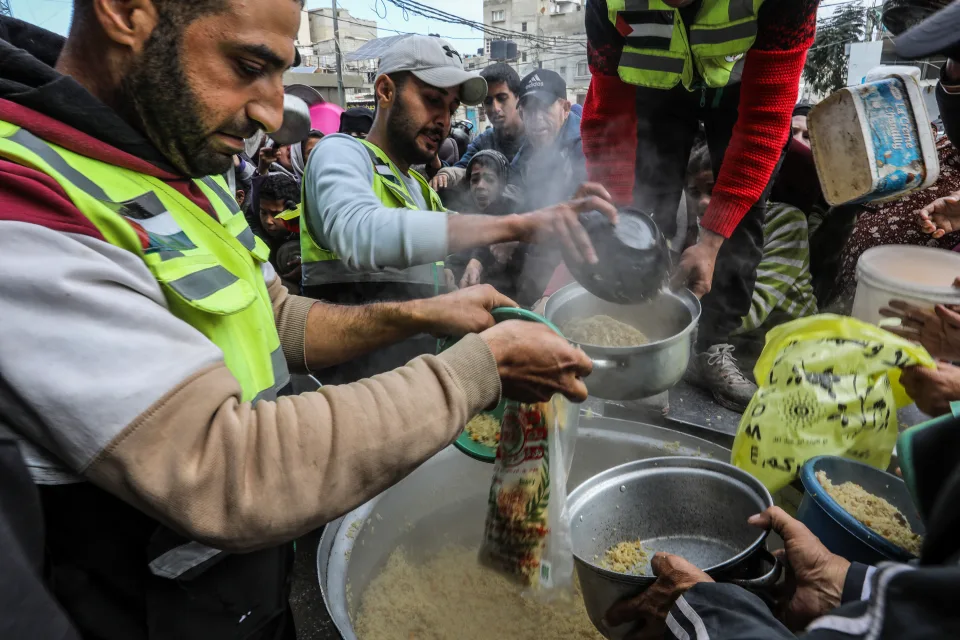 Crisis Humanitaria en Gaza: Financiamiento Suspendido Pone en Peligro la Supervivencia de Dos Millones de Personas