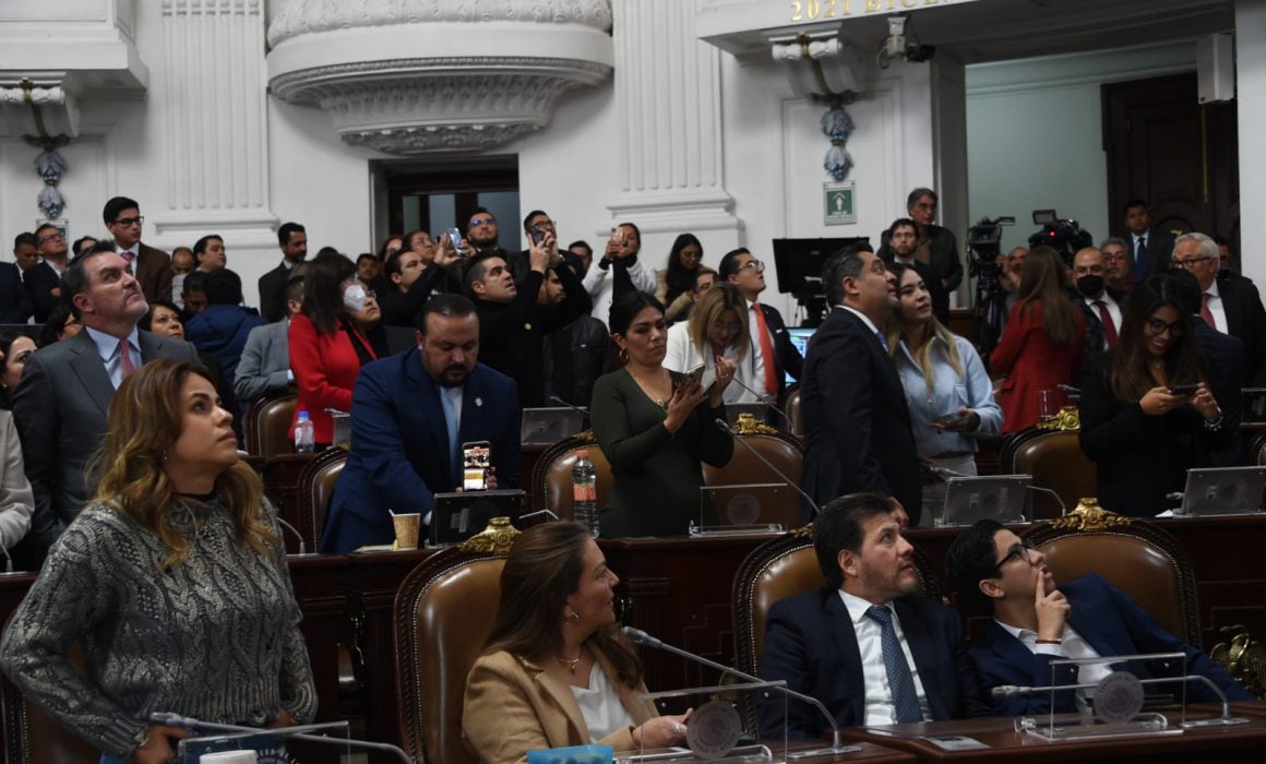 Alejandro Moreno, Dirigente del PRI, Propone Expulsión de Diputadas que Apoyaron a Godoy en Votación del Congreso CDMX