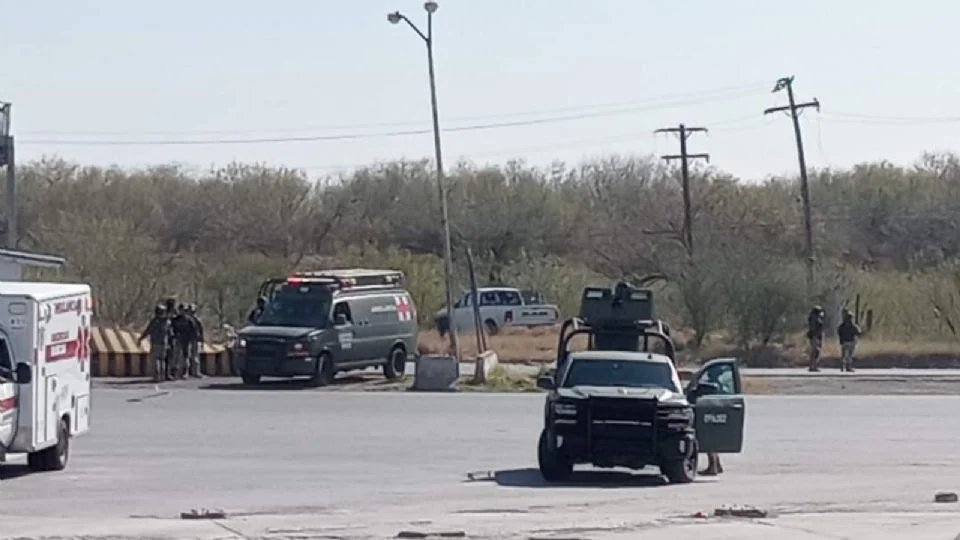 Enfrentamiento Armado en Carretera a Nuevo Laredo Deja Dos Policías Muertos