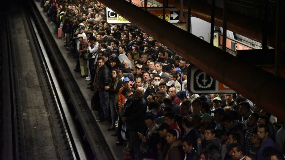 Incidente en el Metro CDMX: Hombre Interrumpe Servicio en Línea 3 tras Arrojarse a las Vías