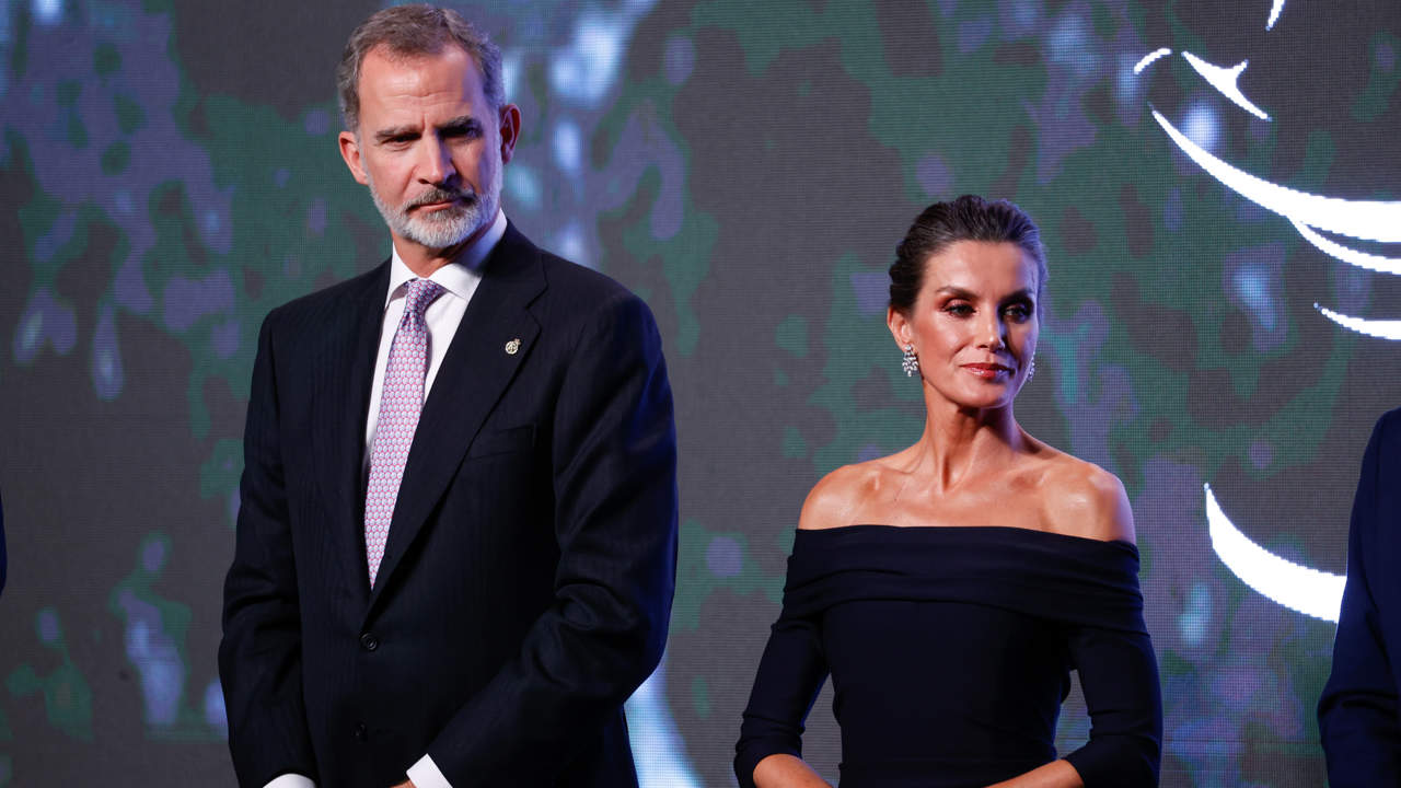 El Rey Felipe Celebra su 56 Cumpleaños sin sus Hijas y sin la Reina Letizia: Planes y Diferencias