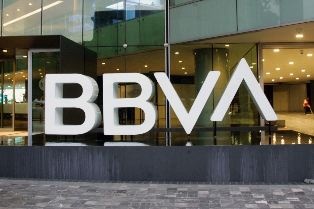 BBVA México Alcanza Ganancias Históricas de 100 mil millones de Pesos en 2023