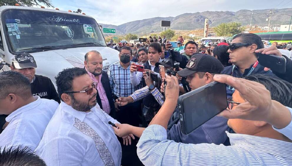 Despejan la Autopista del Sol Después de Cuatro Horas de Bloqueos por Maestros y Estudiantes