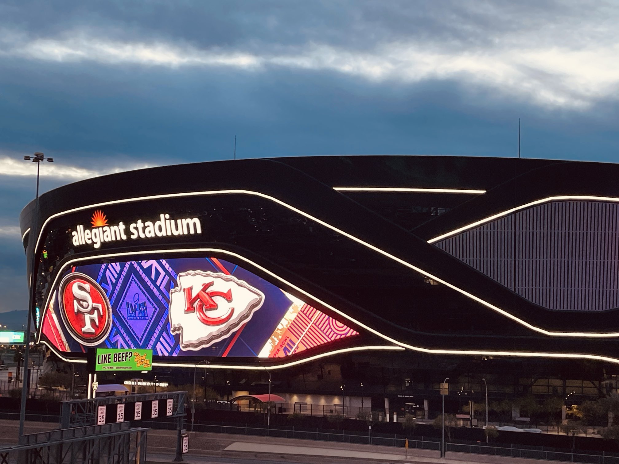 La NFL prohíbe apuestas a jugadores que participarán en el Super Bowl