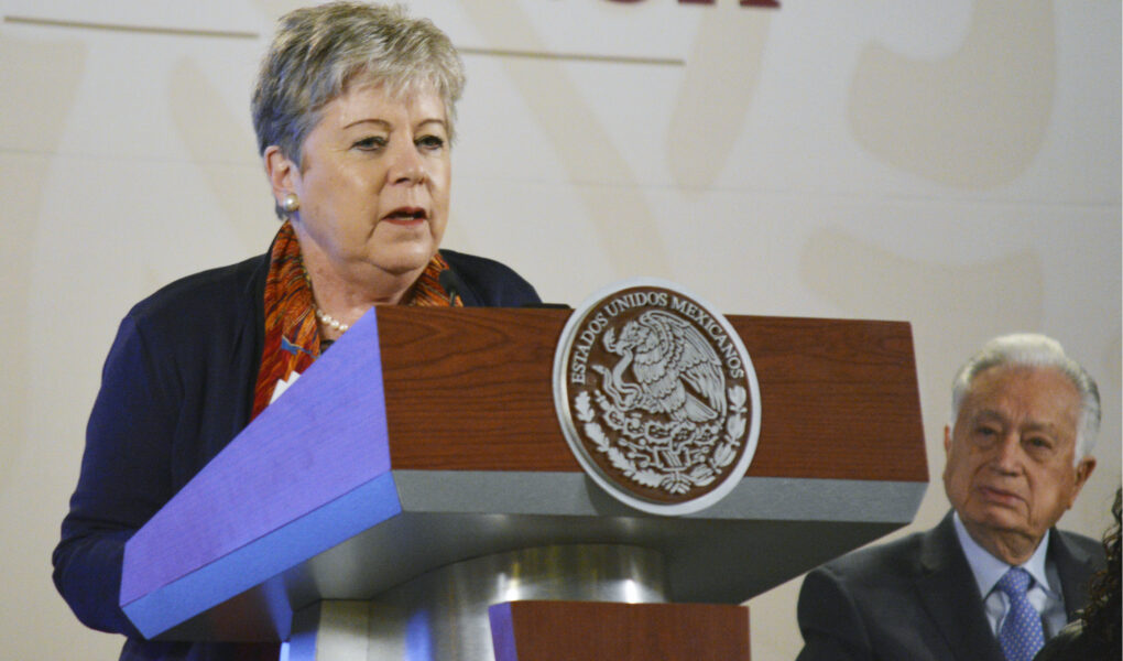 Paisanos Mexicanos Aportan 324 Mil Millones de Dólares a la Economía de EE. UU. sin Reconocimiento, Afirma México
