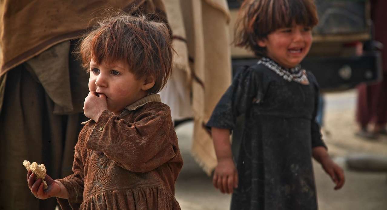España lidera la tasa de pobreza infantil en la Unión Europea