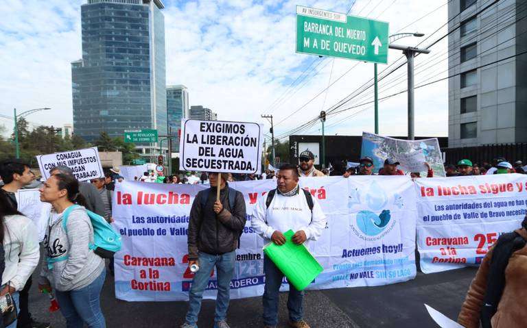 Manifestación por Crisis Ambiental Paraliza Eje 10 Sur e Insurgentes; Caos Vial y Trastornos en Transporte Público