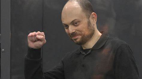 Vladimir Kara-Murza: Urge a los rusos a mantener la lucha tras la muerte de Navalny