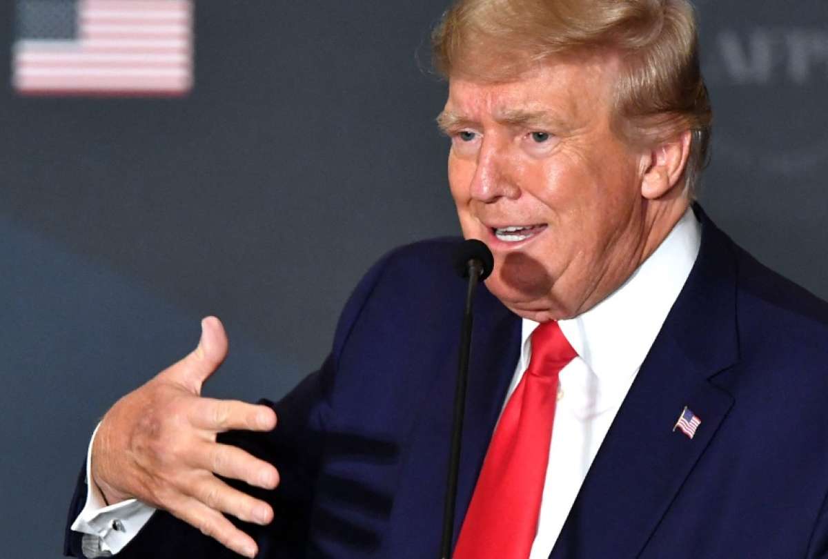 Exclusión de Donald Trump de las Elecciones Primarias en Illinois por Ataque al Capitolio