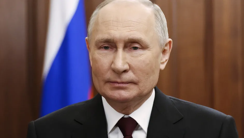 Putin Revela Perspectiva Histórica en Charla con Tucker Carlson