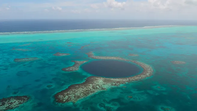 Los Misterios Ocultos del “Enigmático Agujero Azul”