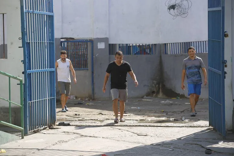Caos en Prisión de Haití: Tres Fallecidos y Más de Tres Mil Reclusos Escapan Tras Ataque Armado