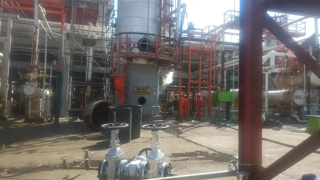 “Clausuran Refinería de Cadereyta en Nuevo León Tras Negarse a Colaborar con la Secretaría del Medio Ambiente”