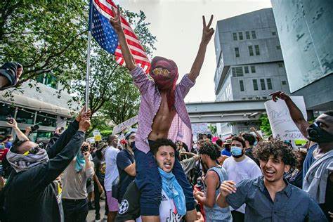 Nuevas Regulaciones para Manifestaciones en Miami Beach Tras Protestas Propalestinas