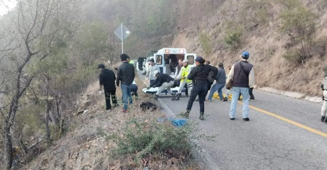 Tragedia en Oaxaca: Camión se Precipita a Barranco en Carretera Ixtlán – Oaxaca, Cinco Víctimas Mortales Reportadas