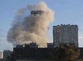 Rusia Lanza Ataque con Misiles sobre Kiev: 13 Heridos y Daños en la Capital Ucraniana