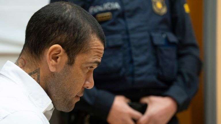 Dani Alves Solicita Libertad Condicional Después de Condena por Abuso Sexual