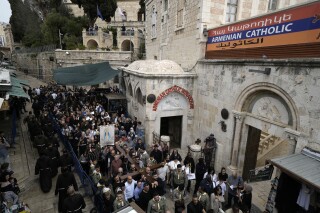 Reducción en Participación de Cristianos en Procesión del Viernes Santo en Jerusalén