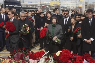 Embajadores Extranjeros Rinden Homenaje a Víctimas de la Masacre en Moscú