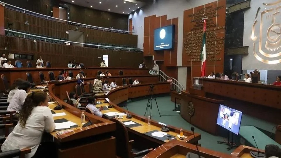 Congreso de Guerrero Envía Lista de Aspirantes a Fiscalía a Evelyn Salgado