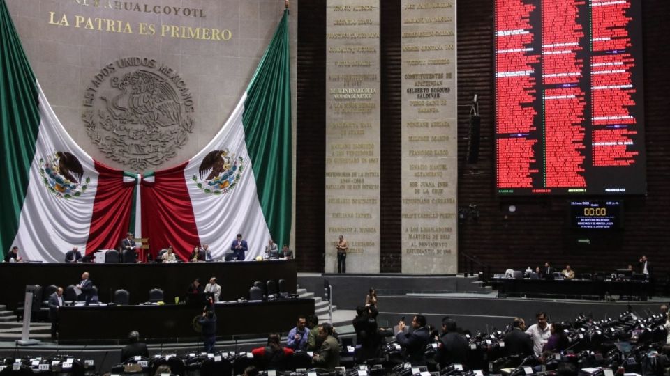 Diputados Buscando Reelegirse Renuncian a Apoyos Económicos Durante Campaña