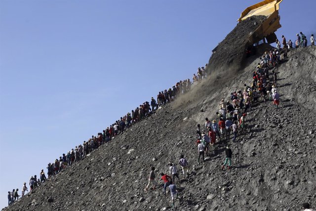 Tragedia en mina de Birmania: Dos muertos y más de 30 desaparecidos tras avalancha