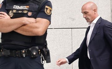 Acusaciones y Coacciones en la Federación Española de Fútbol: Un Escándalo Revelado