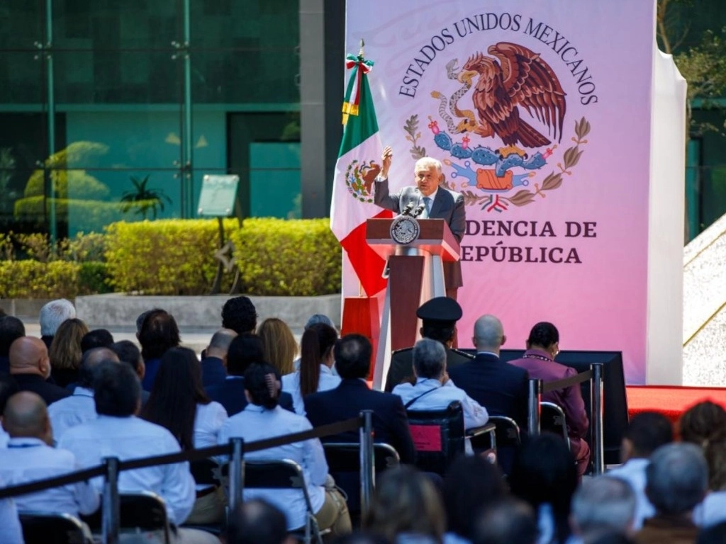AMLO en la Conmemoración de la Expropiación Petrolera: Advierte Contra Entregar Recursos a Extranjeros