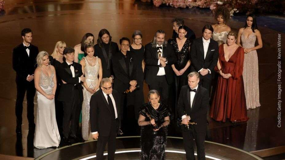 Triunfo de ‘Oppenheimer’: La Gran Favorita Conquista los Premios Oscar con Siete Estatuillas