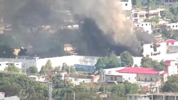 Incendio consume la principal prisión de Haití, que previamente fue escenario de una masiva fuga de reclusos