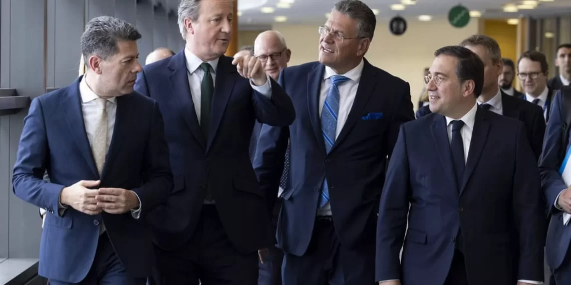 Progresos en las Negociaciones sobre Gibraltar: España, Reino Unido y la UE Continúan Trabajando